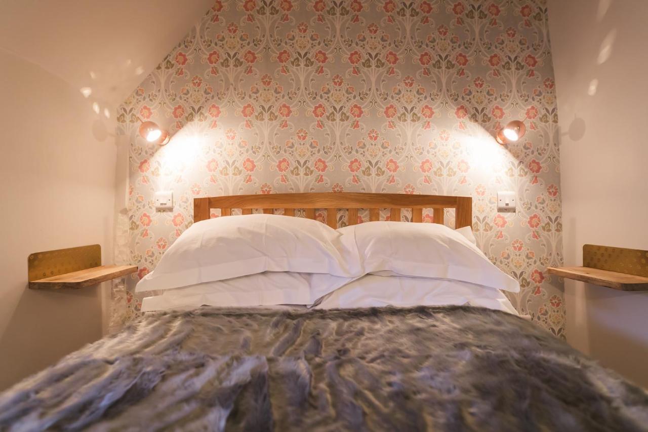 מלון גודלמינג The Rose & Crown מראה חיצוני תמונה